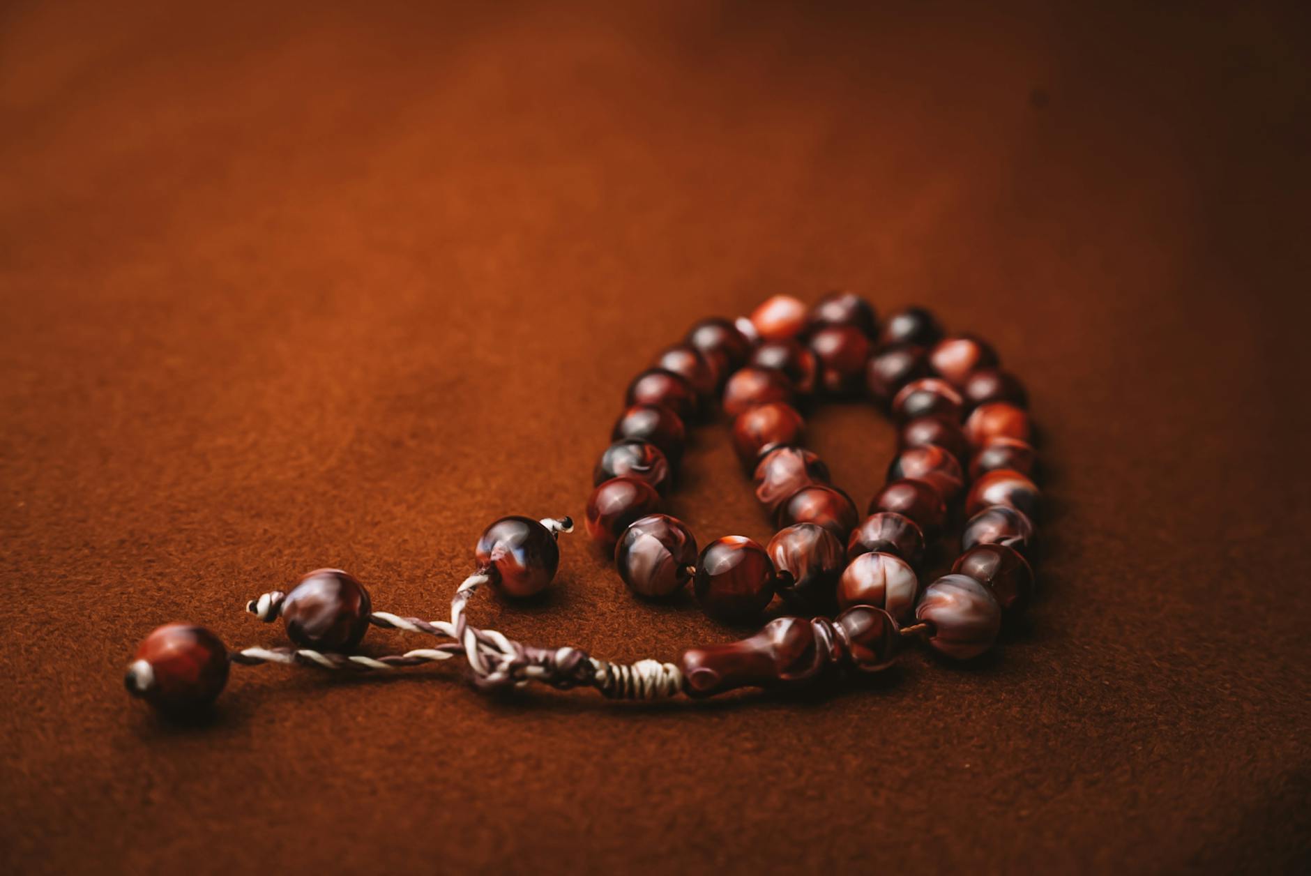 Buy Worry Beads Online USA: Best USA-Based Stores Compared (2026 Guide)